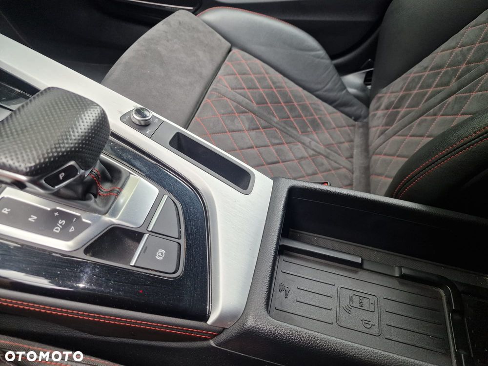 Audi A4 Avant 40 TDI quattro S tronic S line - 38