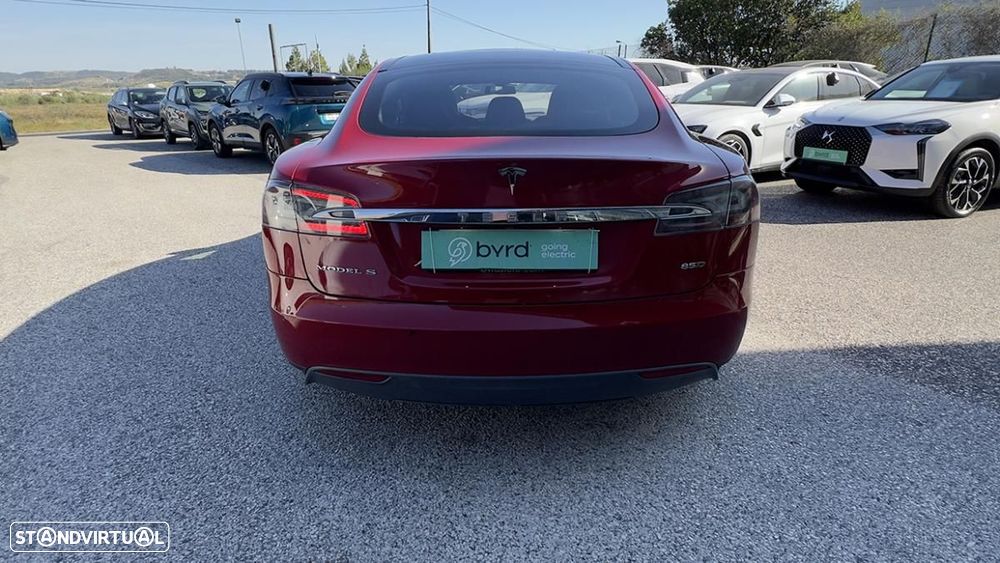 Tesla Model S 85D - 10