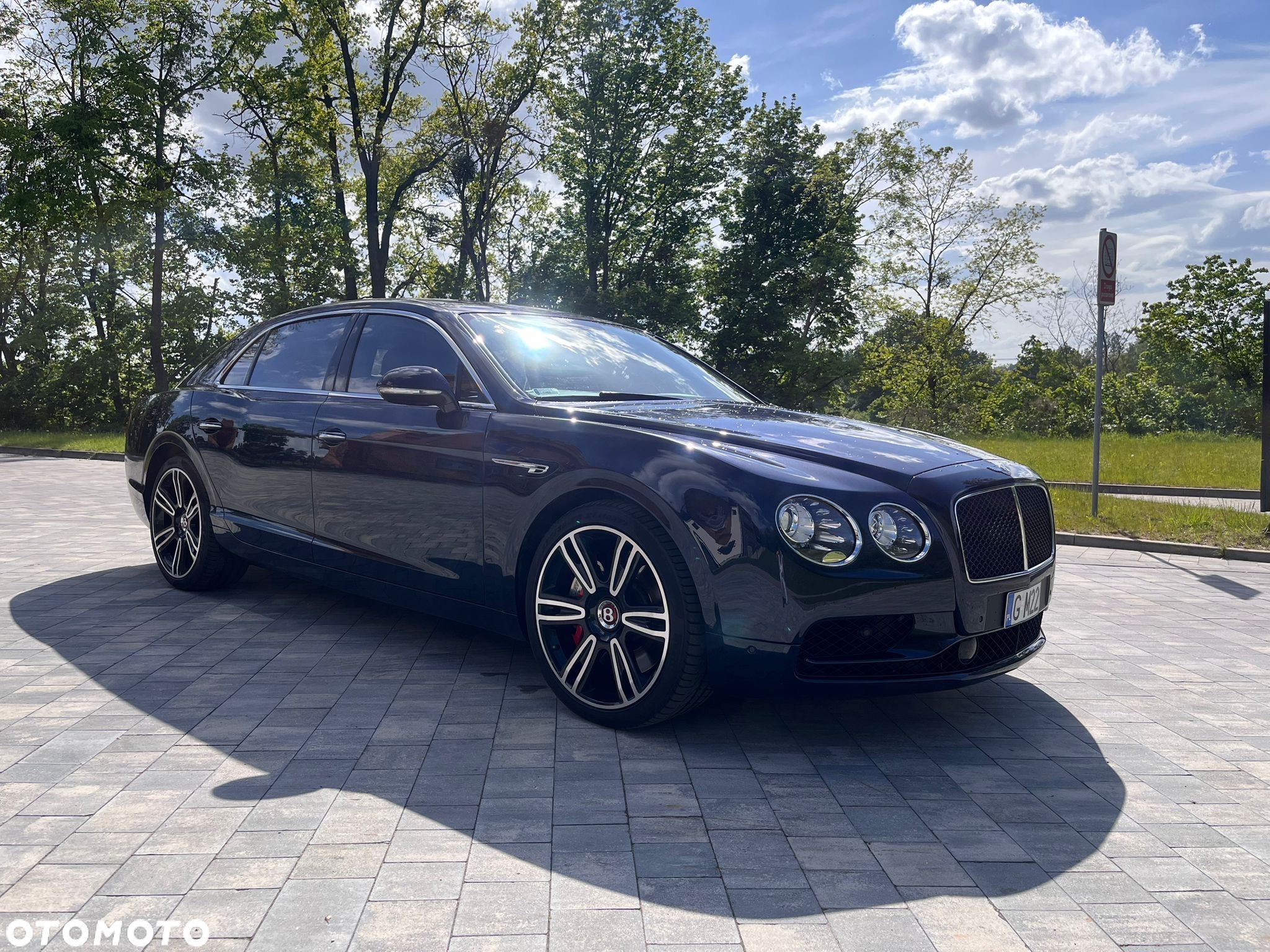 Bentley Flying Spur V8 S - 1