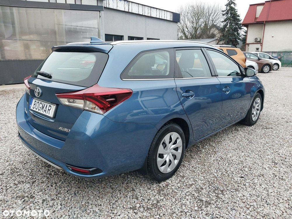 Toyota Auris 1.6 Premium - 7