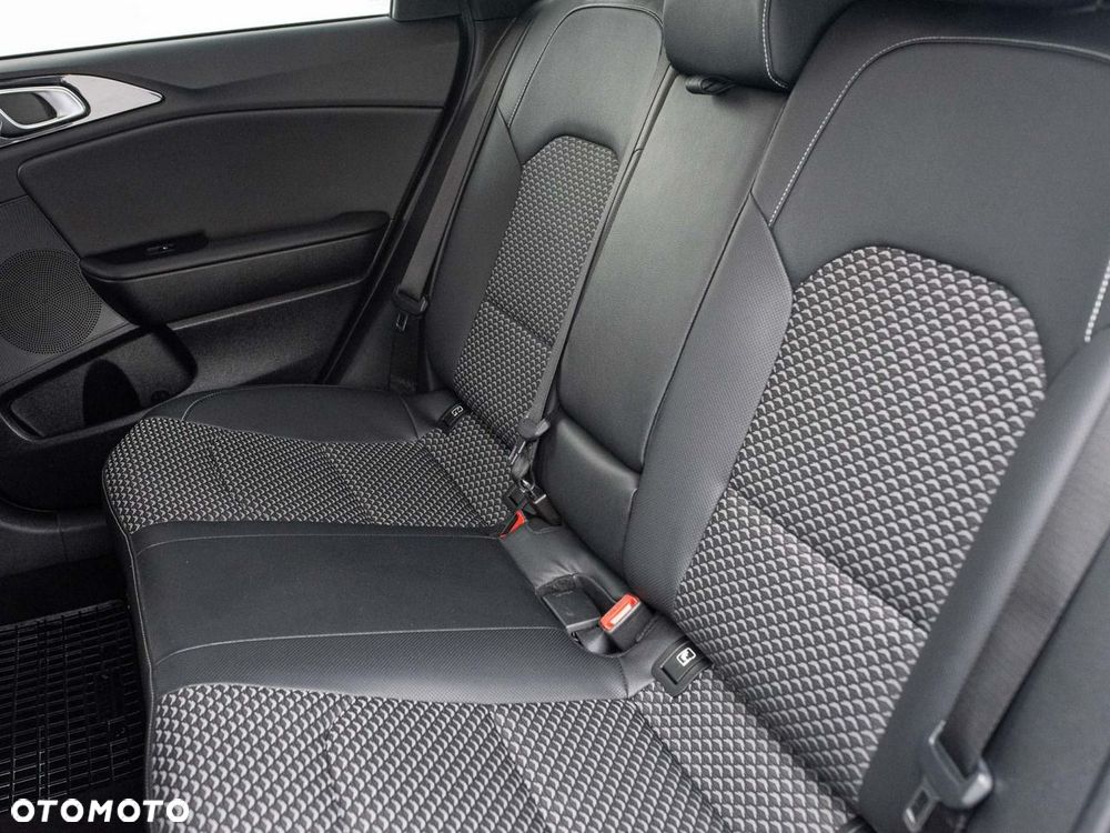 Kia Ceed 1.5 T-GDI Business Line DCT - 26
