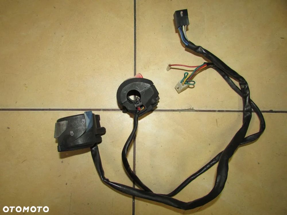 APRILIA PEGASO 650 i.e. 01-04 przełączniki kierownicy komplet - 1