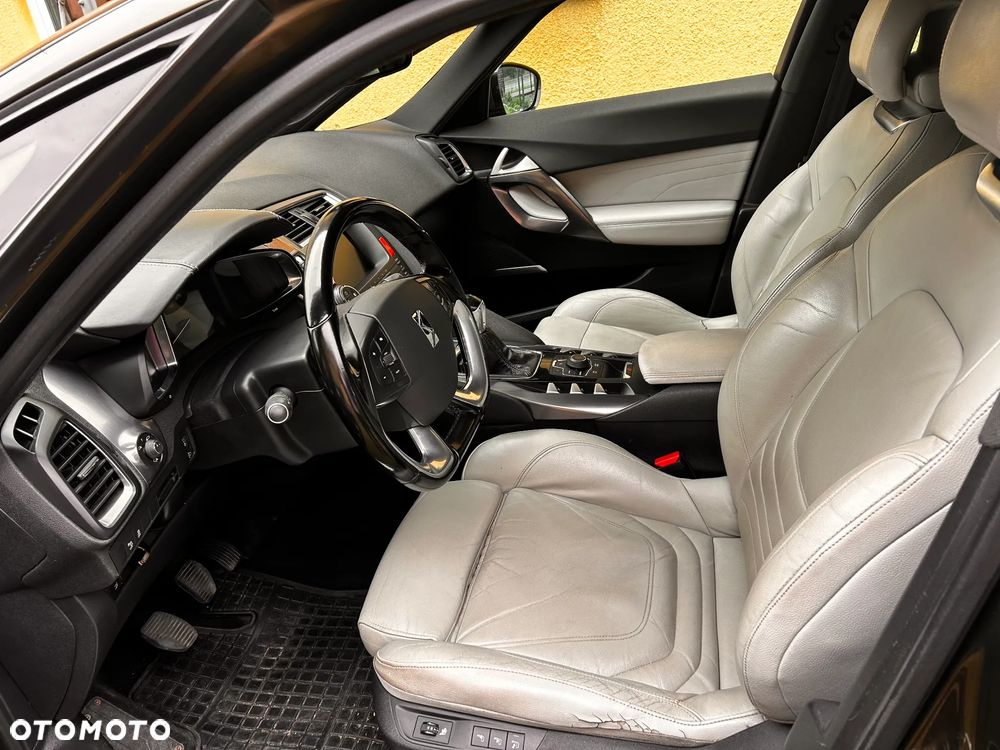 Citroën DS5 HDi 165 SoChic - 12