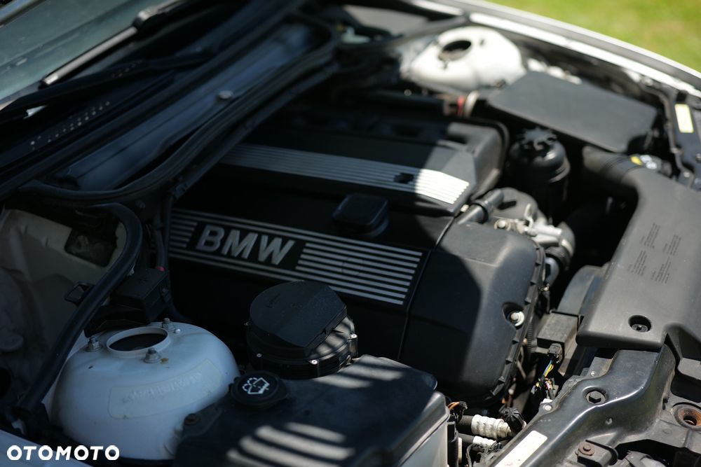 BMW Seria 3 320i - 18