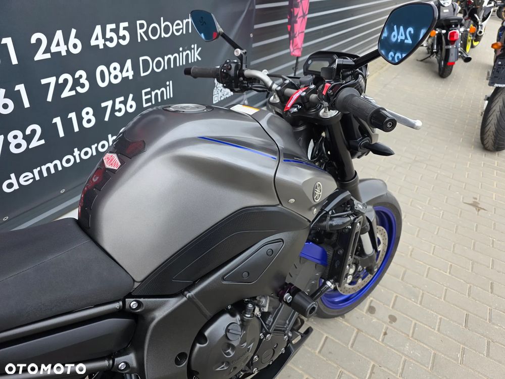 Yamaha FZ8 - 11