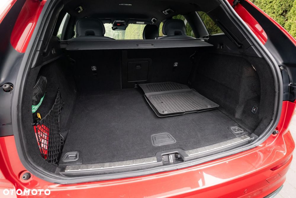 Volvo XC 60 B5 B AWD R-Design - 35