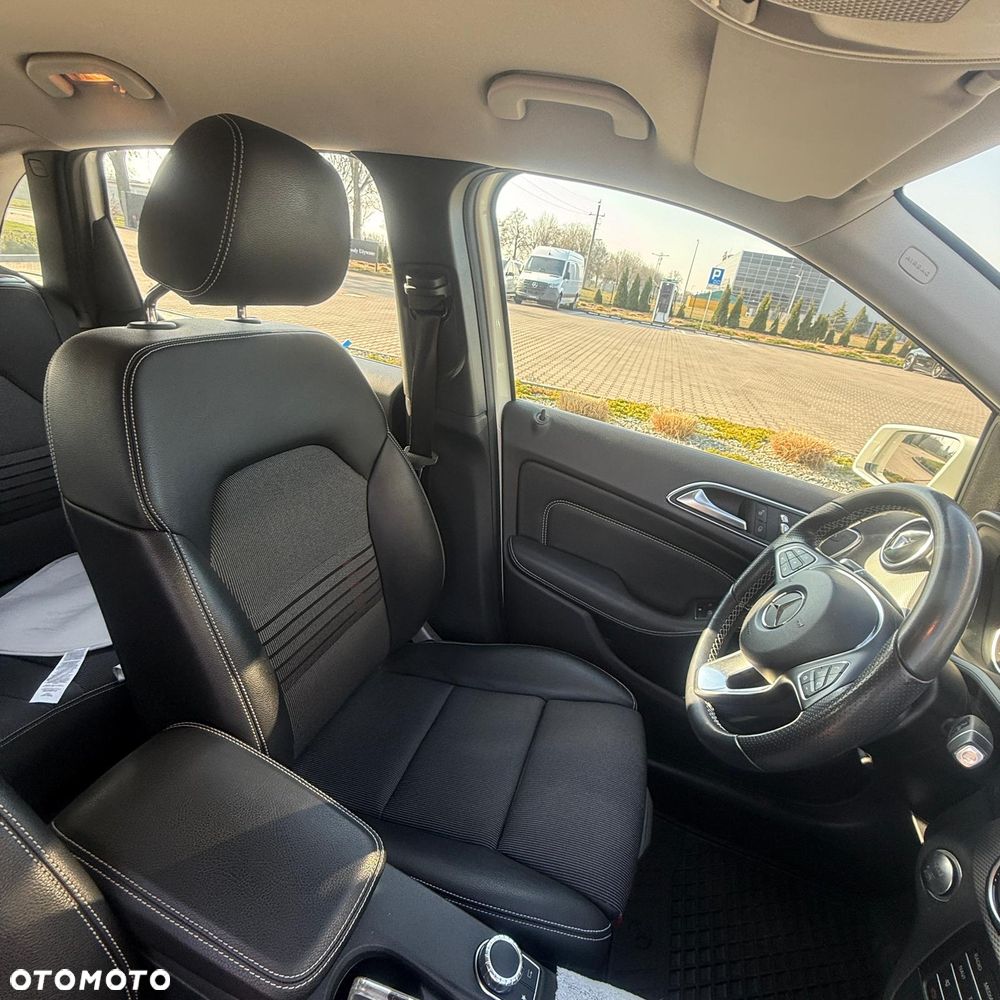 Mercedes-Benz Klasa B 220 4-Matic - 10