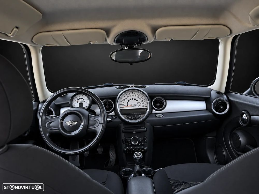 MINI 3 Portas Cooper D - 9