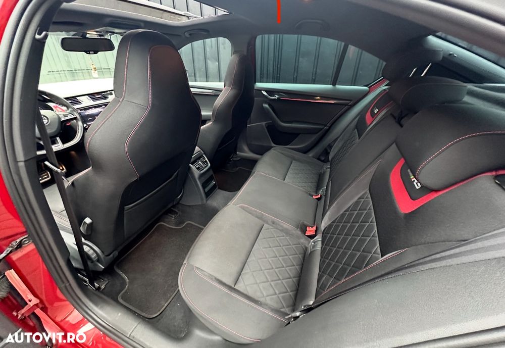 Skoda Octavia 2.0 TDI DSG RS - 12