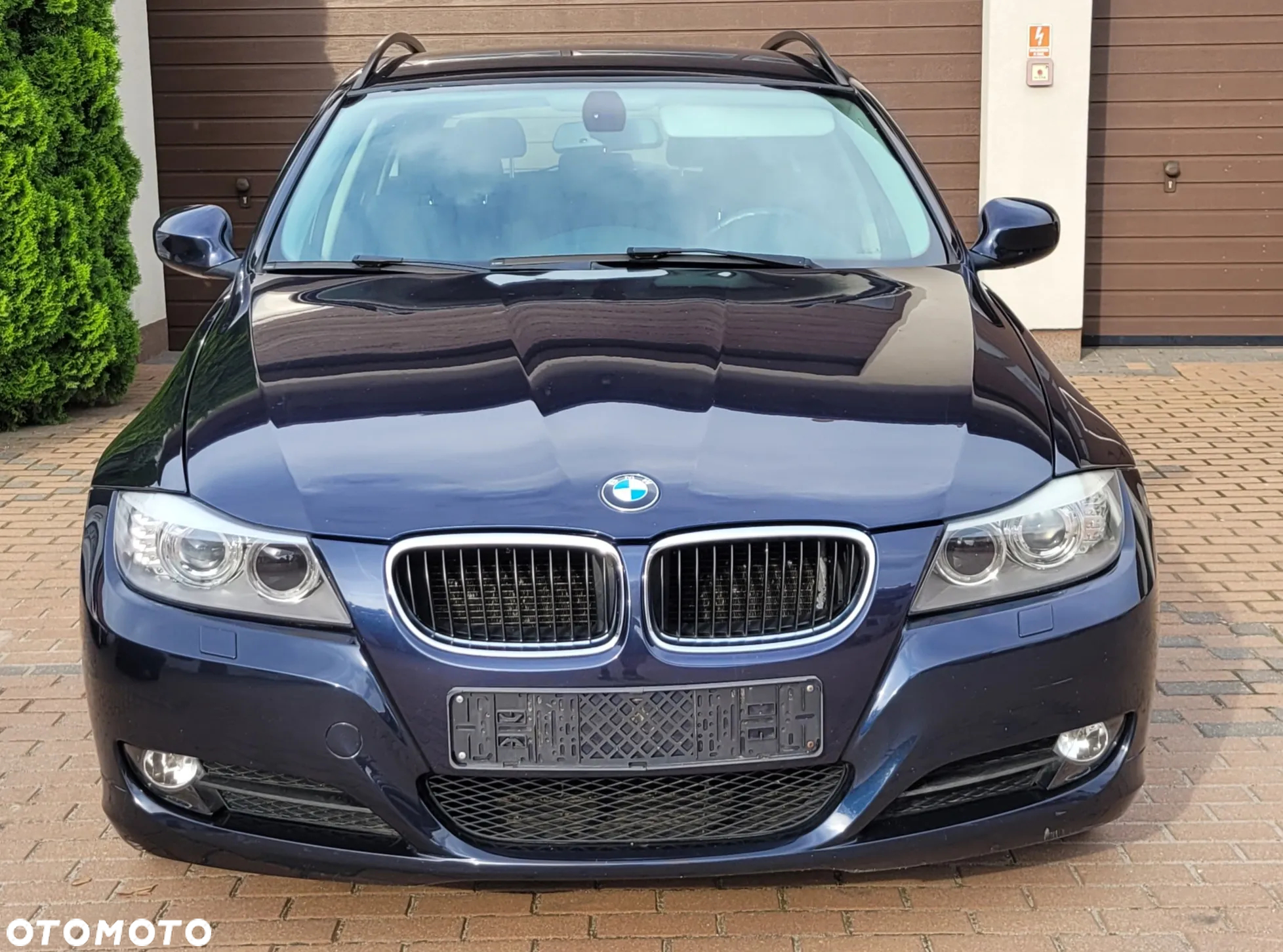 BMW Seria 3 318i Touring - 2