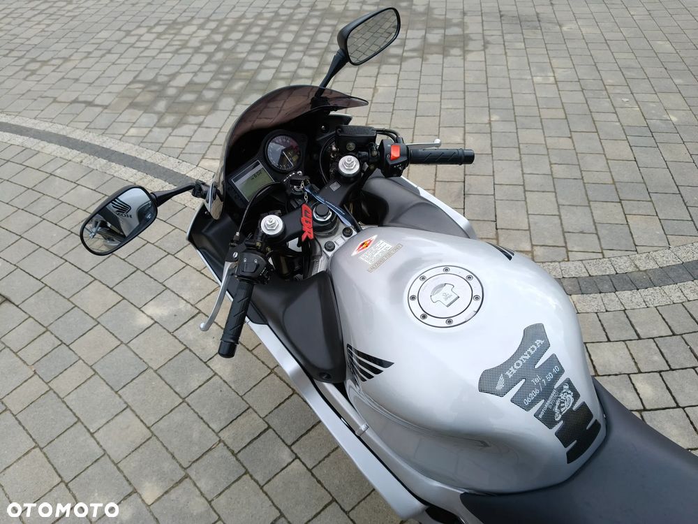 Honda CBR - 13