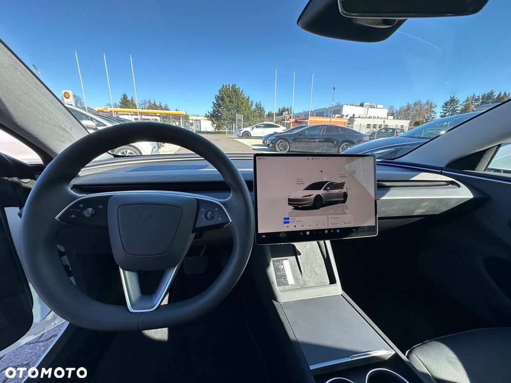 Tesla Model 3 - 13