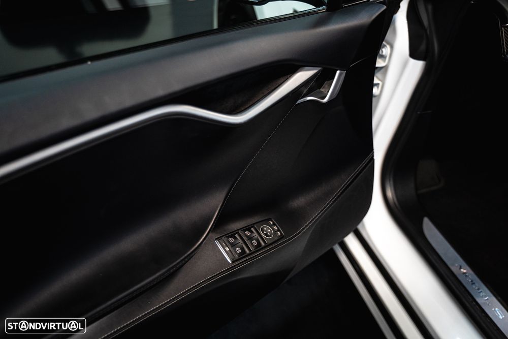 Tesla Model S 75D AWD - 24