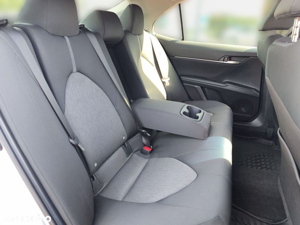 Toyota Camry 2.5 Hybrid Comfort CVT - 12