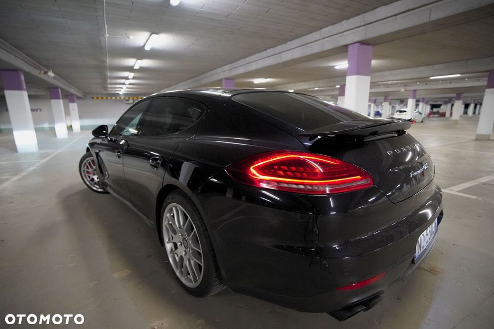 Porsche Panamera GTS - 9