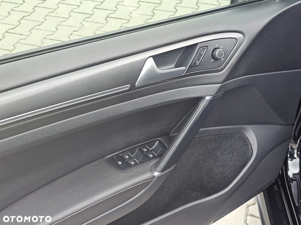 Volkswagen Golf - 13