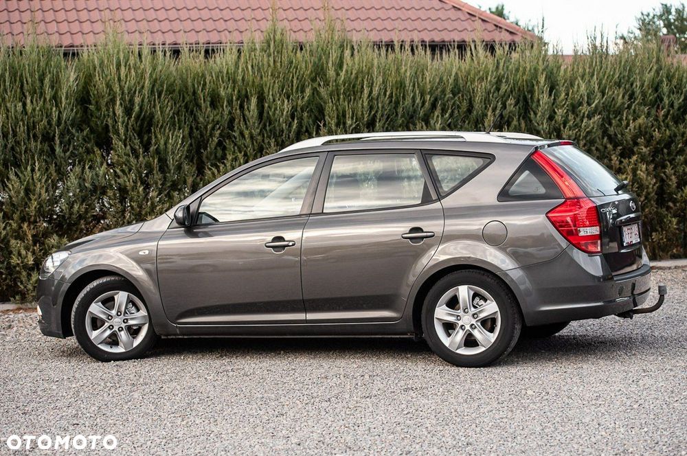 Kia Ceed - 10