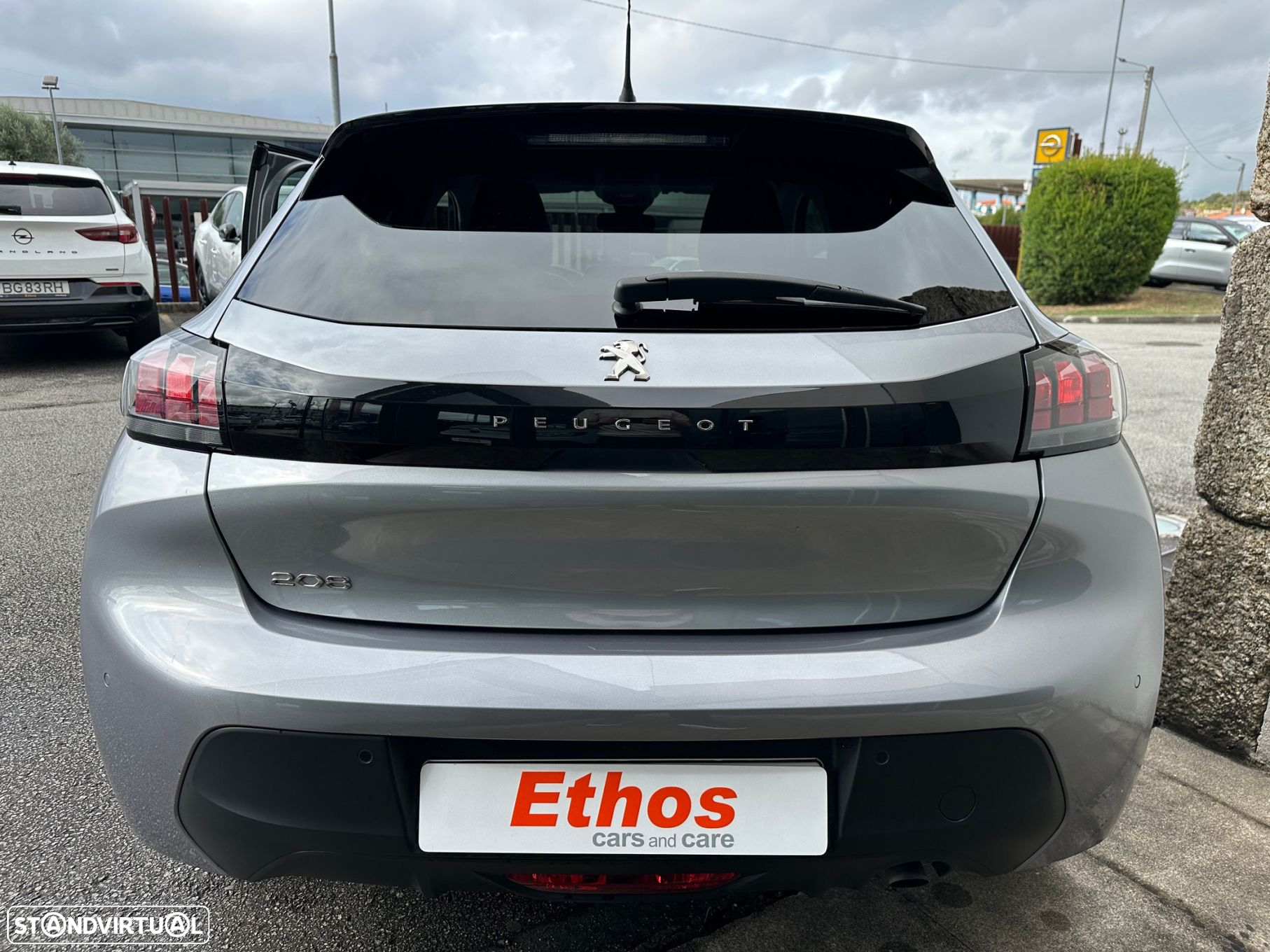 Peugeot 208 - 5