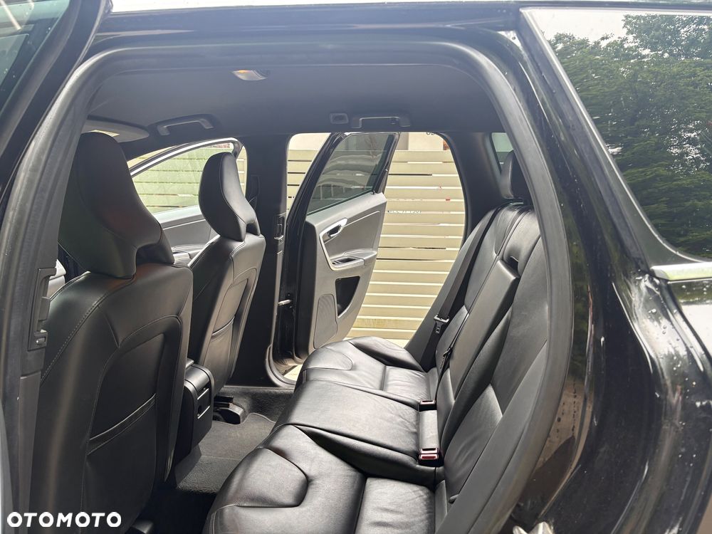 Volvo XC 60 D5 AWD Momentum - 13