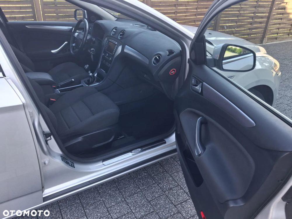 Ford Mondeo 2.0 TDCi Titanium - 21
