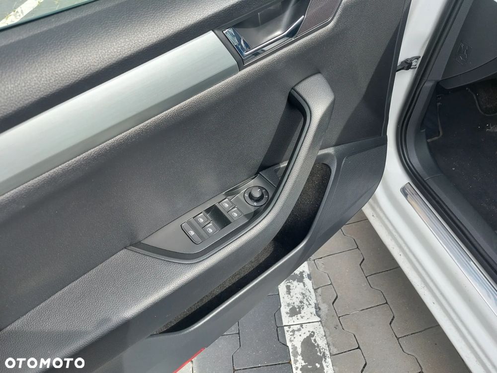 Skoda Superb 2.0 TDI Style DSG - 10