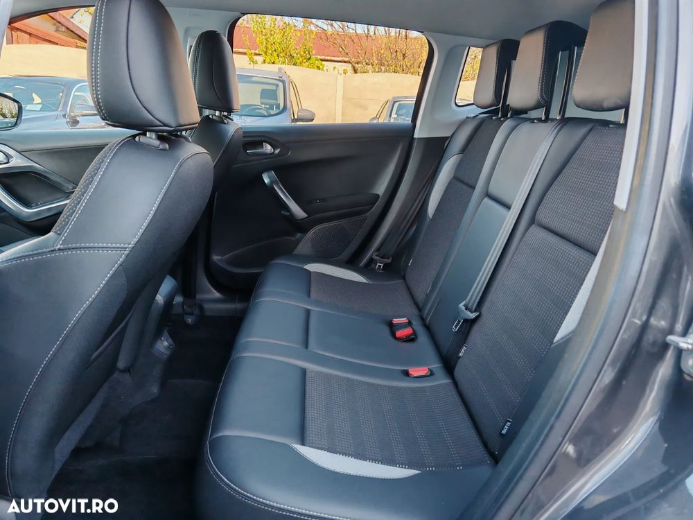 Peugeot 2008 PureTech 110 Stop&Start Allure - 4