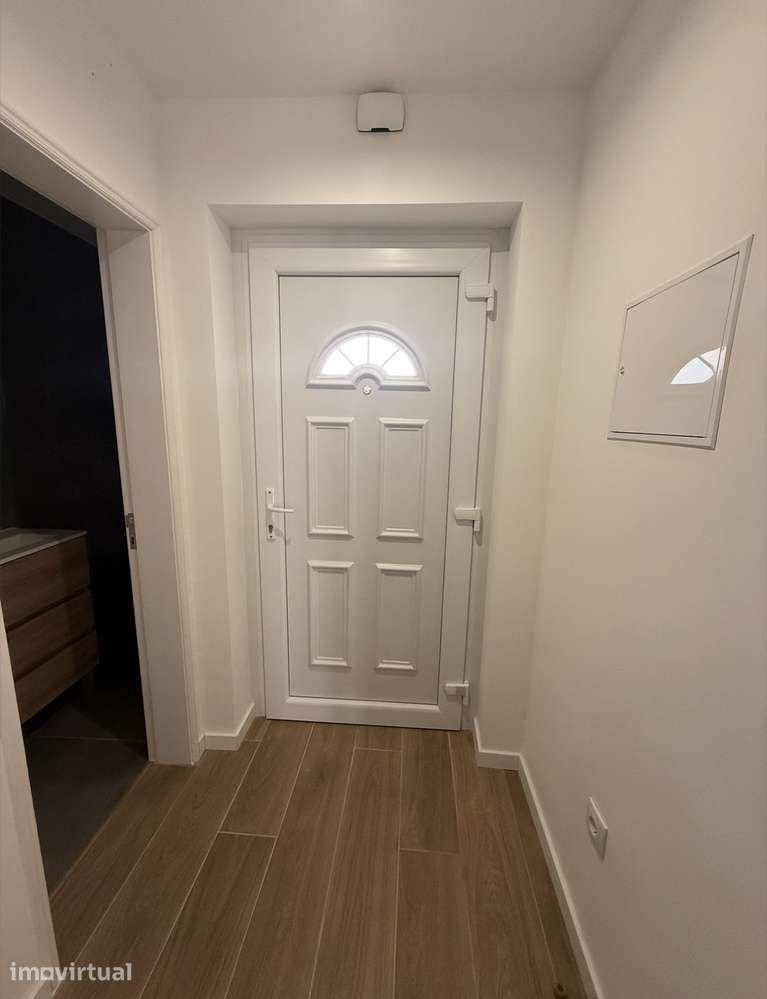 Moradia Renovada T2+1 - Grande imagem: 2/16