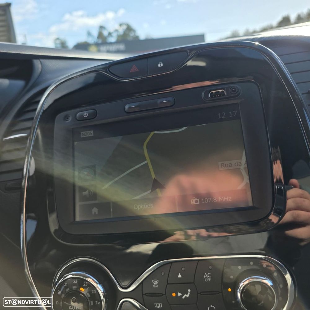 Renault Captur 1.2 TCe Exclusive EDC - 24