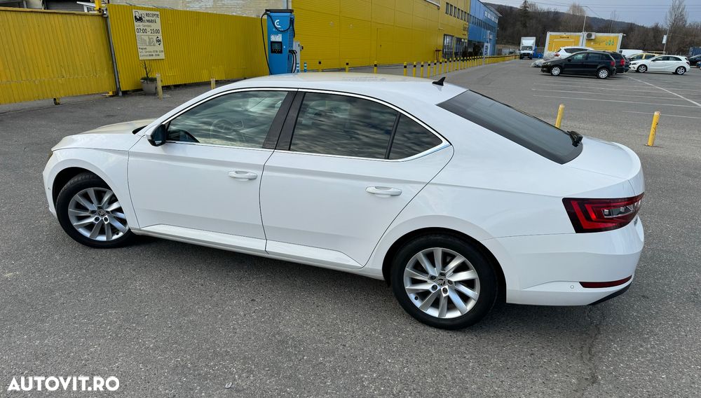 Skoda Superb 1.6 TDI DSG Ambition - 5