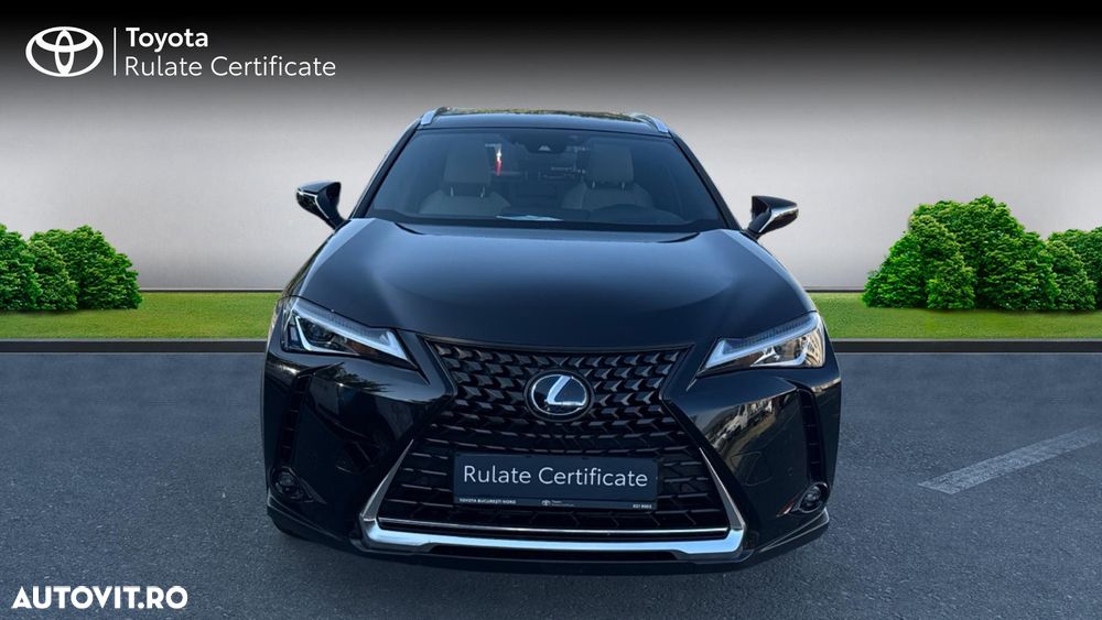 Lexus UX 250h FWD Executive - 8