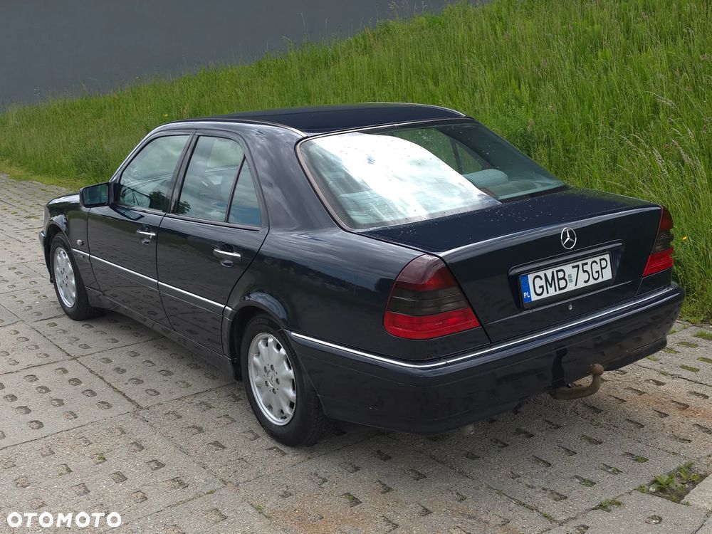 Mercedes-Benz Klasa C 220 D Elegance - 2