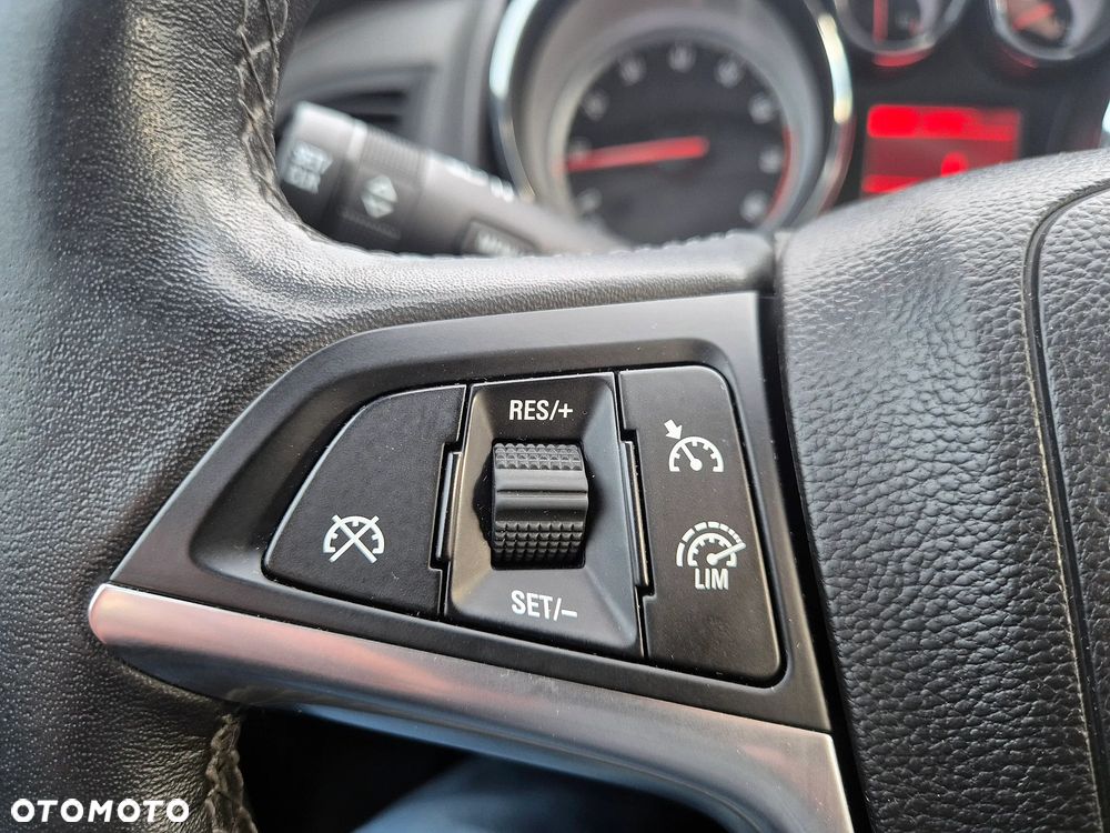 Opel Astra 1.6 Executive EU6 - 20