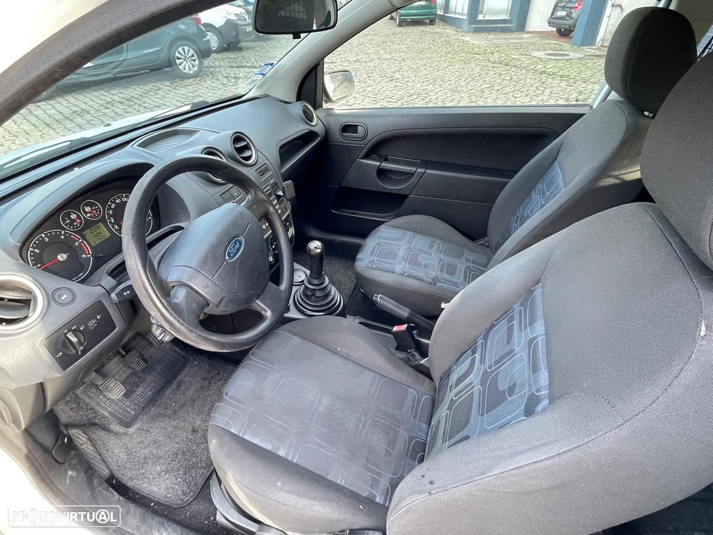 Ford Fiesta Van 1.4 Tdci  A/C - 6