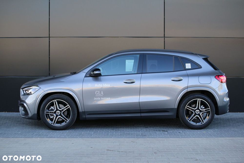 Mercedes-Benz GLA - 9