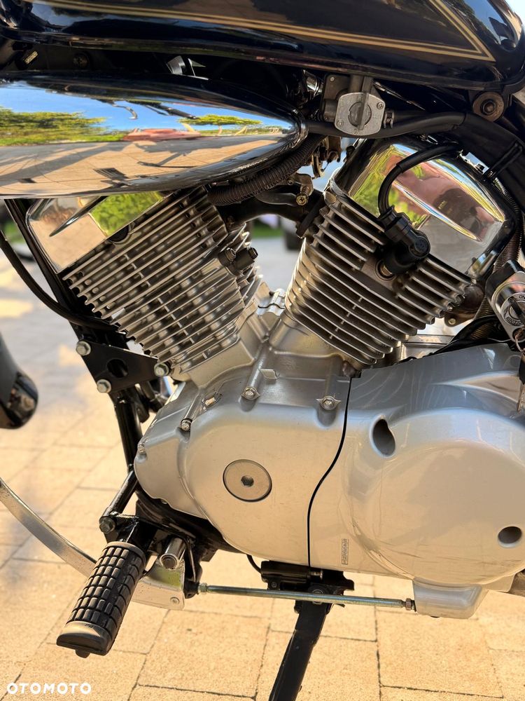 Suzuki Intruder - 17