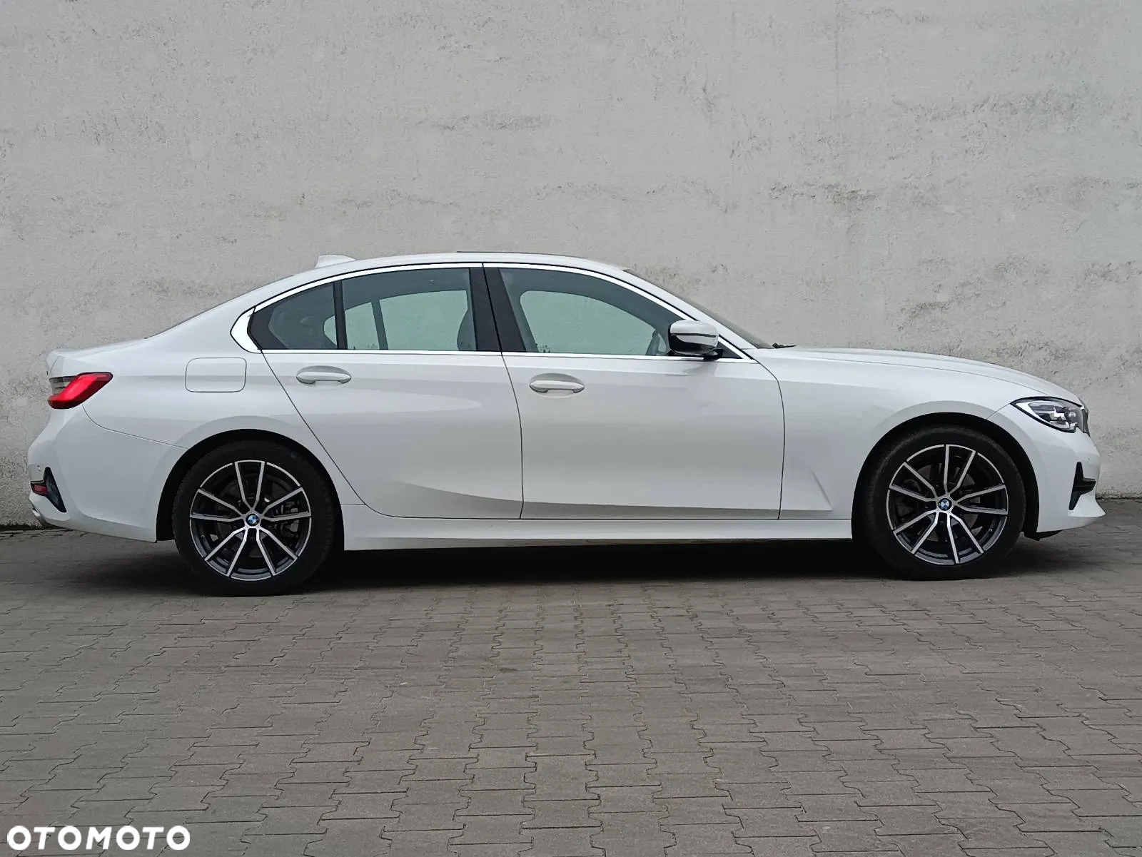 BMW Seria 3 330i - 6