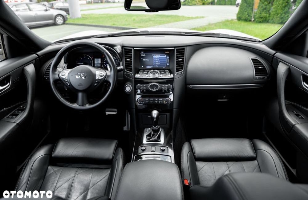Infiniti QX70 3.0d S - 24