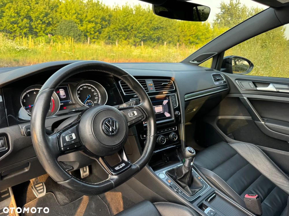 Volkswagen Golf - 11