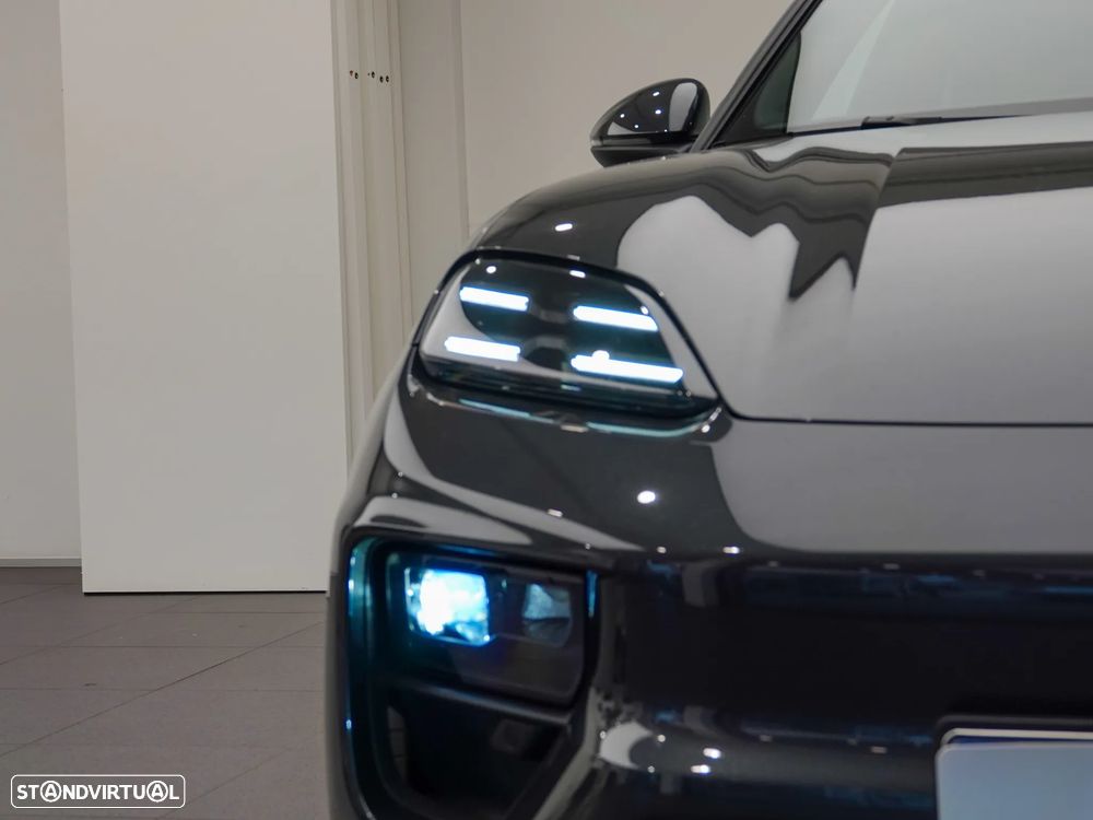 Porsche Macan Electric 4 - 11
