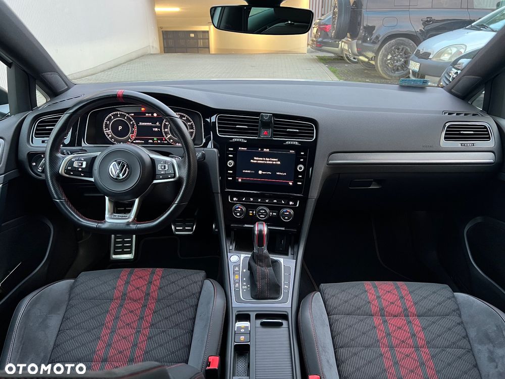Volkswagen Golf GTI TCR 2.0 TSI OPF DSG - 21