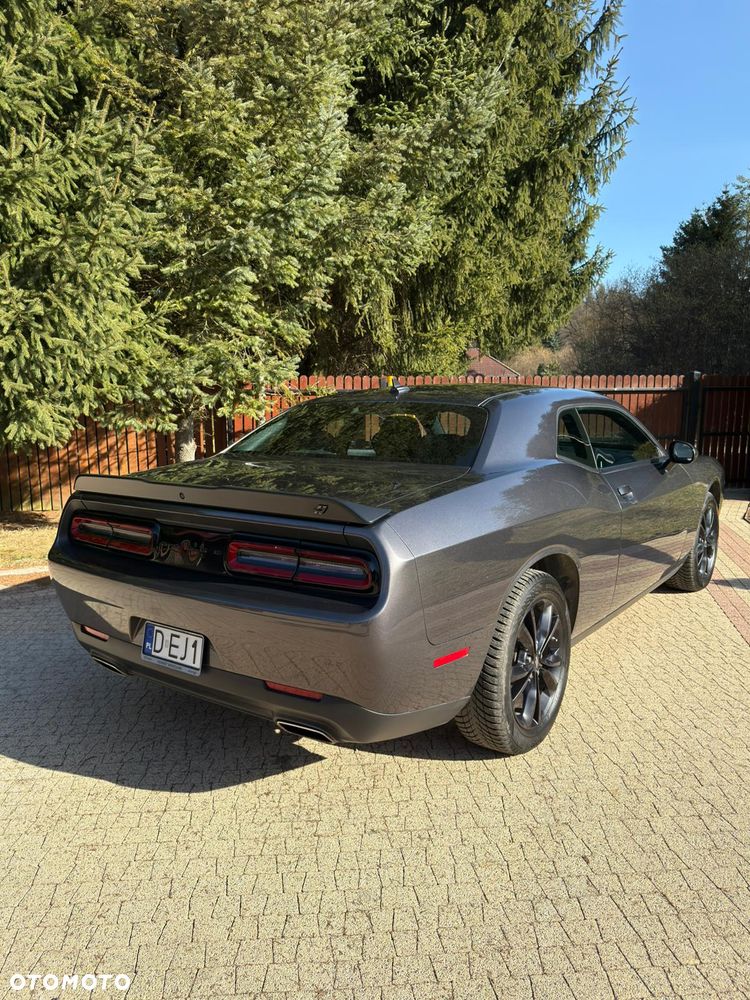 Dodge Challenger - 9