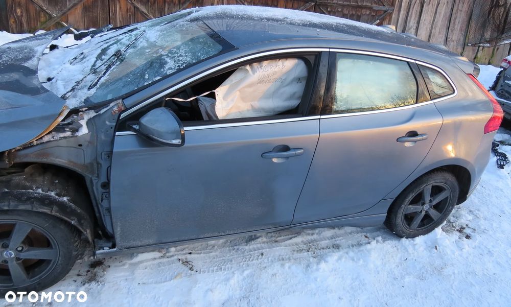 VOLVO V40 II 2.0 D4 D4204T14 LAKIER 714-16 NA CZĘŚCI - 6
