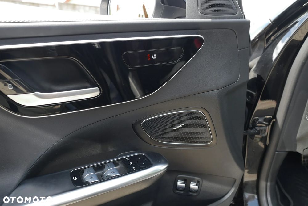 Mercedes-Benz Klasa C 300 e PHEV AMG - 14