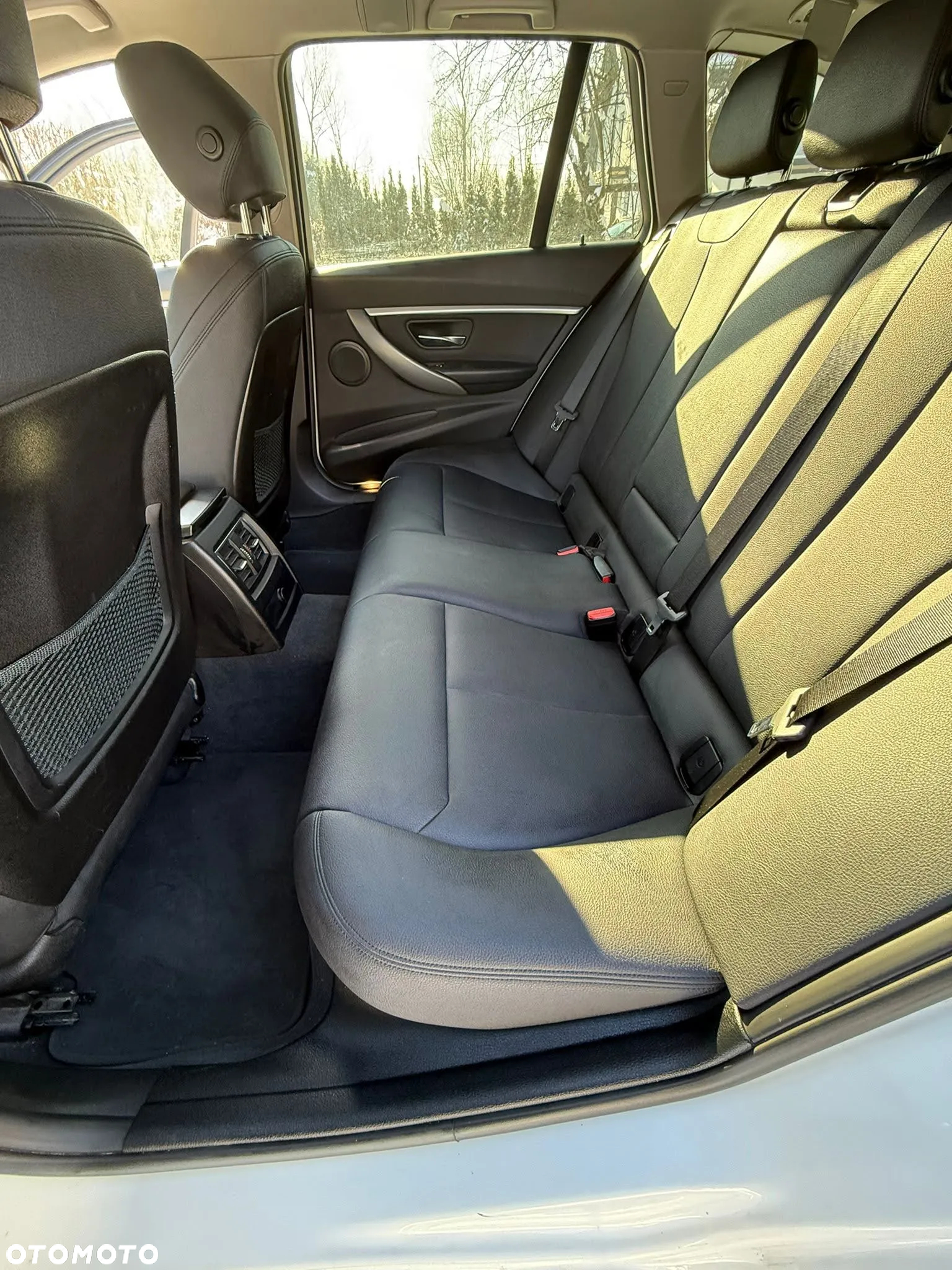 BMW Seria 3 318i Sport Line Shadow - 14