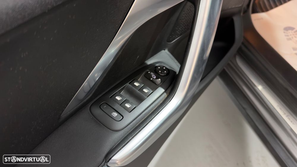 Peugeot 2008 PureTech 110 GPF Stop&Start EAT6 Crossway - 16