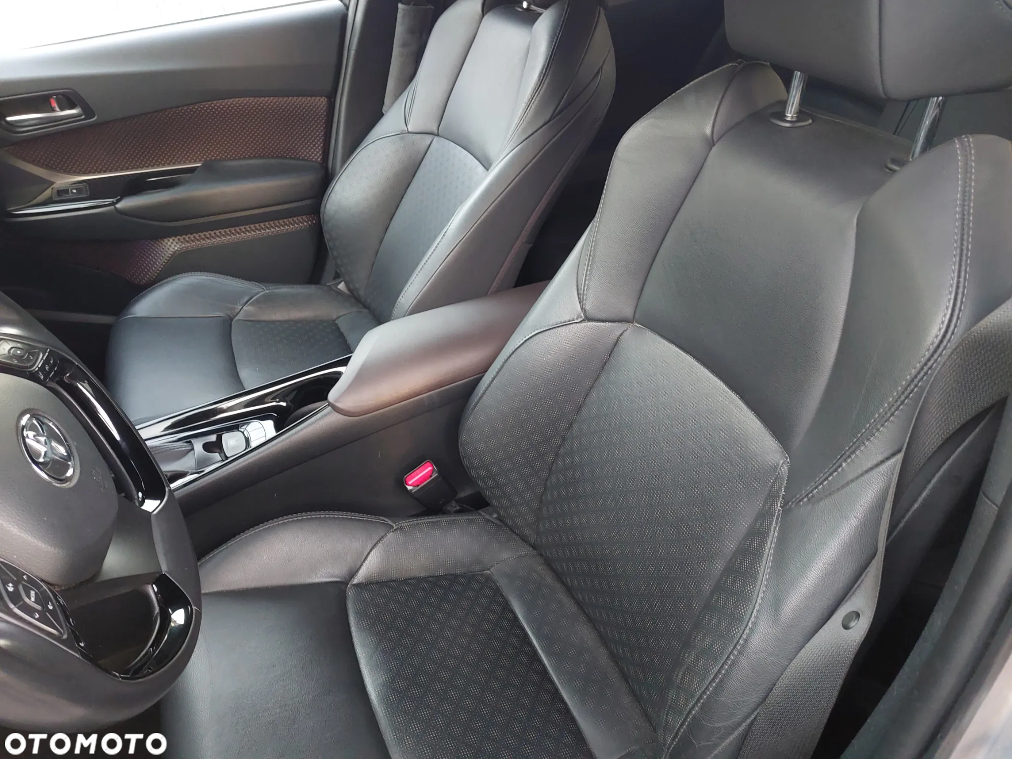 Toyota C-HR 1.8 Hybrid Prestige - 4