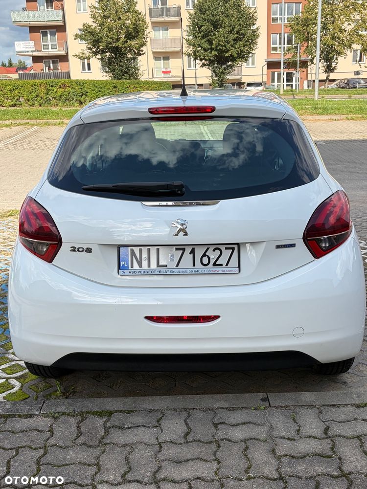 Peugeot 208 - 4