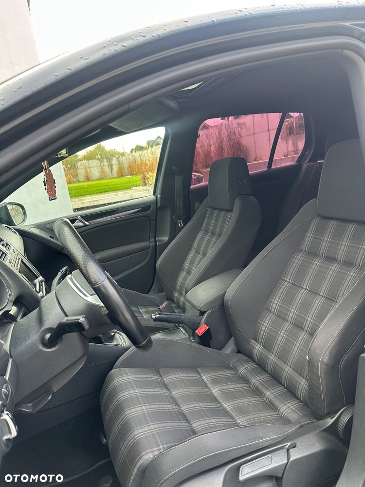 Volkswagen Golf 2.0 TDI GTD - 10