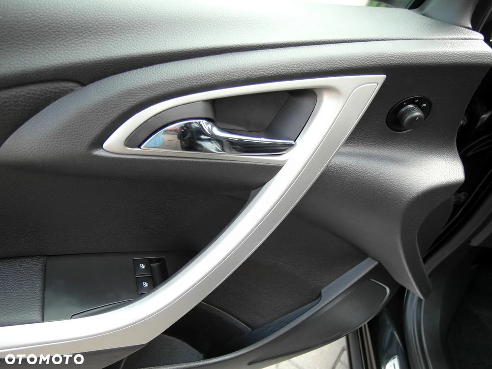 Opel Astra 1.4 Turbo 150 Jahre - 31