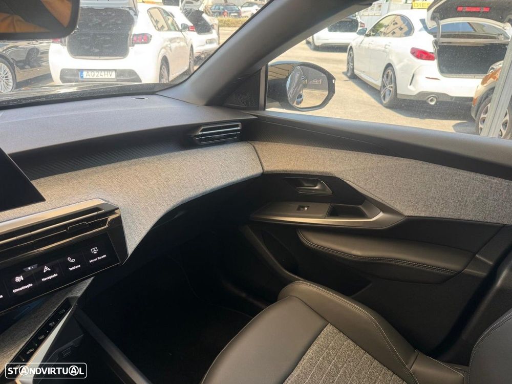 Peugeot E-3008 73 kWh Allure - 26